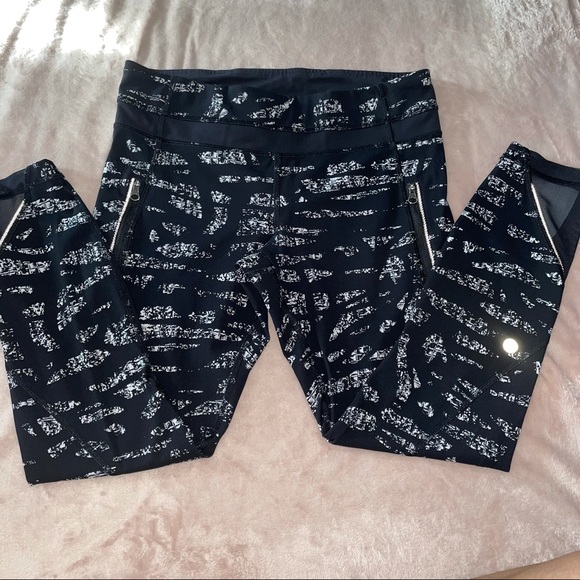 Lululemon Cropped Leggings size 8 - Picture 2 of 7